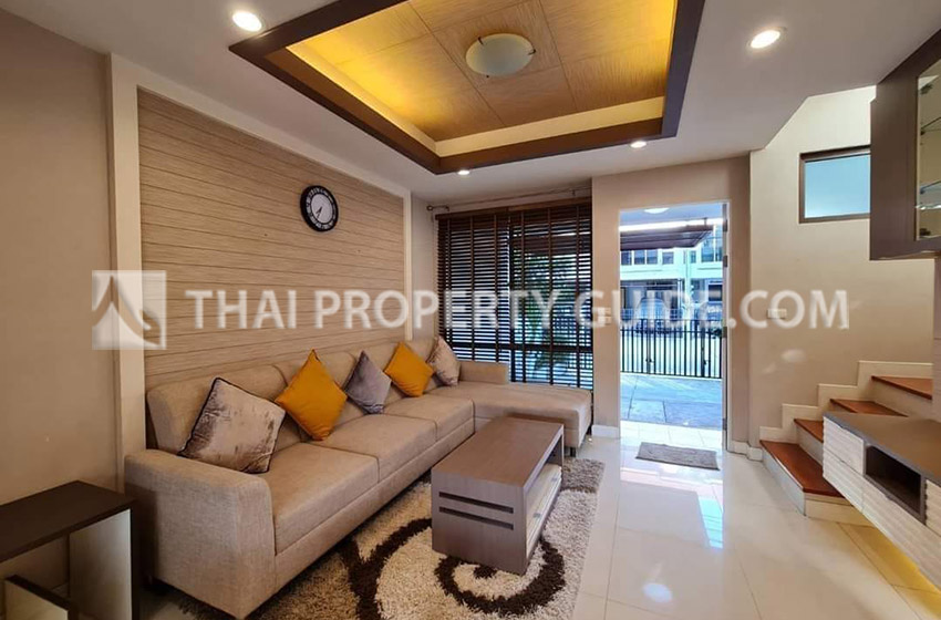 Townhouse in Sukhumvit 